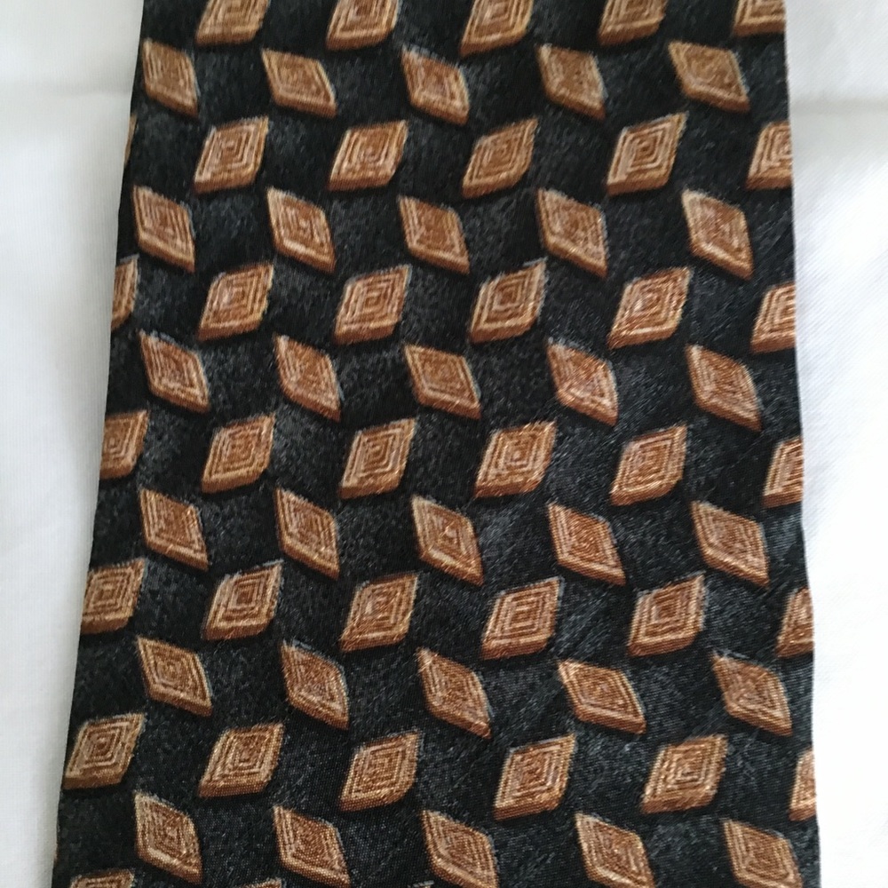 Tie - Picture 2 of 3